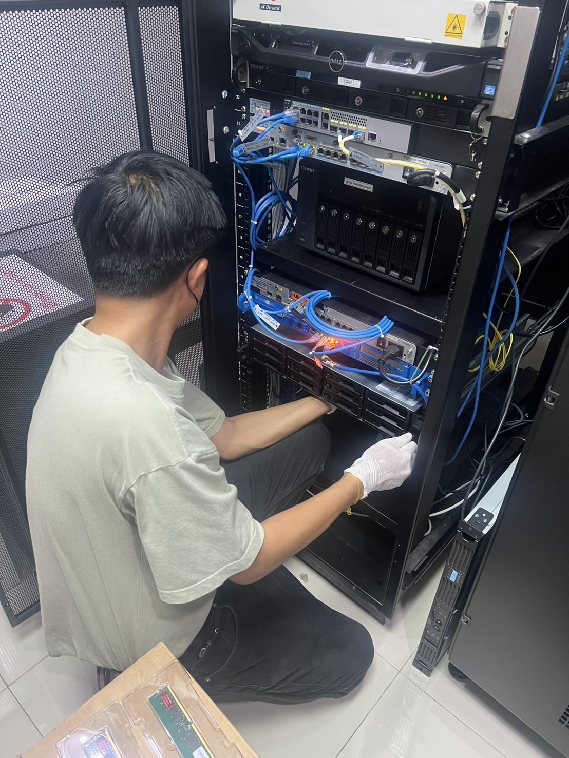 Linkage RAM installation project in an enterprise server